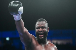 Boxe: le Congolais Martin Bakole bat le Français Tony Yoka