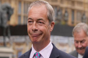 Royaume-Uni : Nouvelle polémique pour Nigel Farage sur des avantages non déclarés