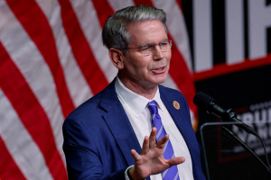 Scott Bessent (secrétaire au Trésor américain ) :  nous exigeons le retrait immédiat des troupes, des armes et du matériel des Forces de défense rwandaises. 