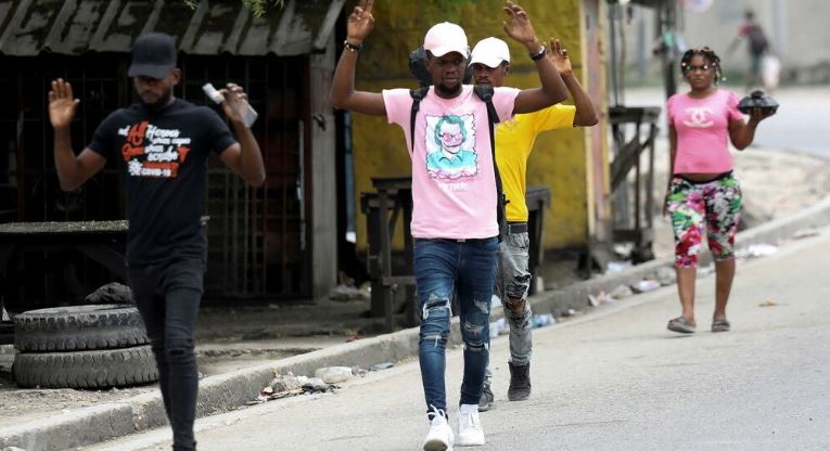 Haïti: au moins 148 morts dans des affrontements entre...