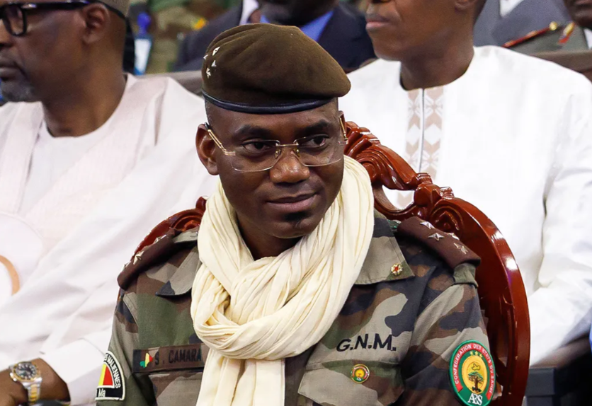 Coup dur pour la junte malienne : le général Sadio...