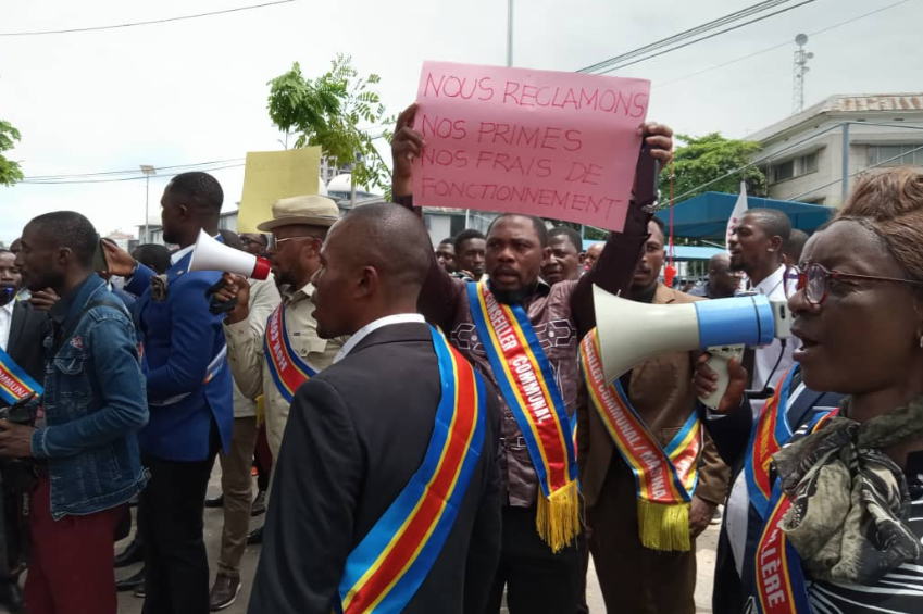 Hôtel de ville : un sit-in des conseillers communaux...