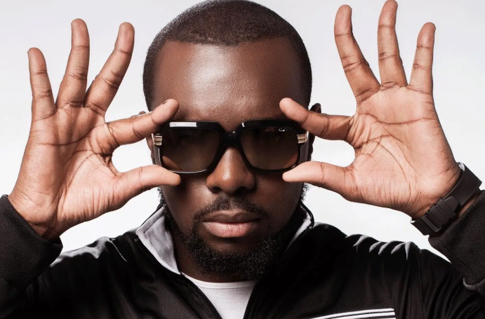 Gims interpellé à Roissy et placé en garde à vue pour...