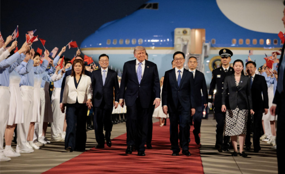 Trump à Pékin : arrivée solennelle du président américain pour un sommet stratégique avec Xi Jinping